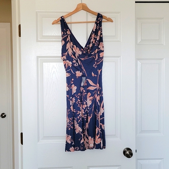 LOFT Floral Dress - Picture 2 of 4